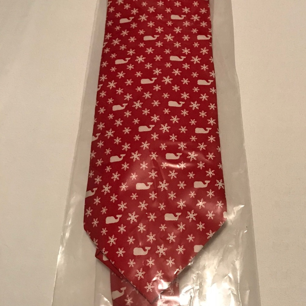 Red Vineyard Vines Winter Snowflake Tie - NWT